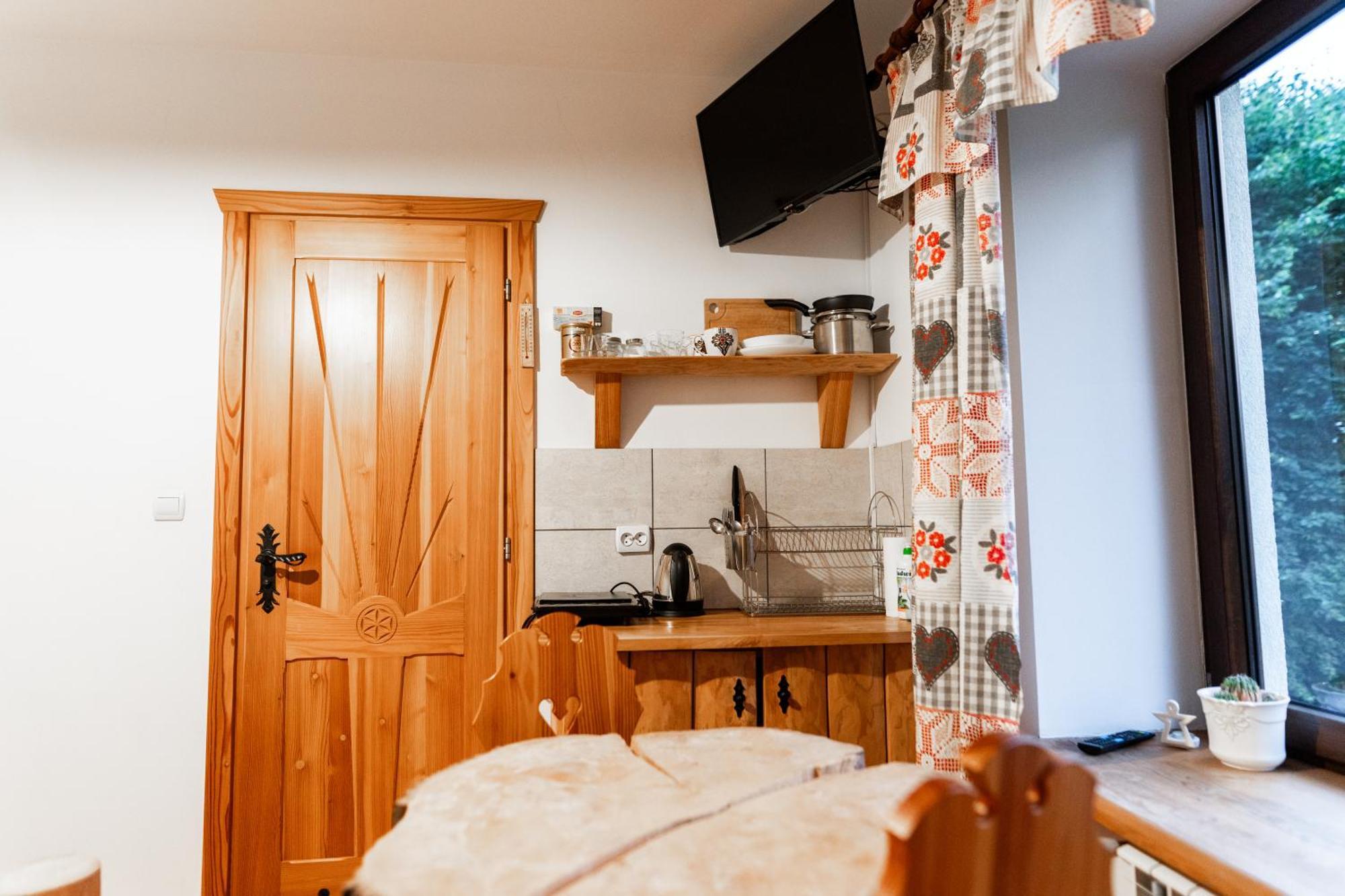 Ku Sosnie Apartment Bukowina Tatrzanska Bagian luar foto